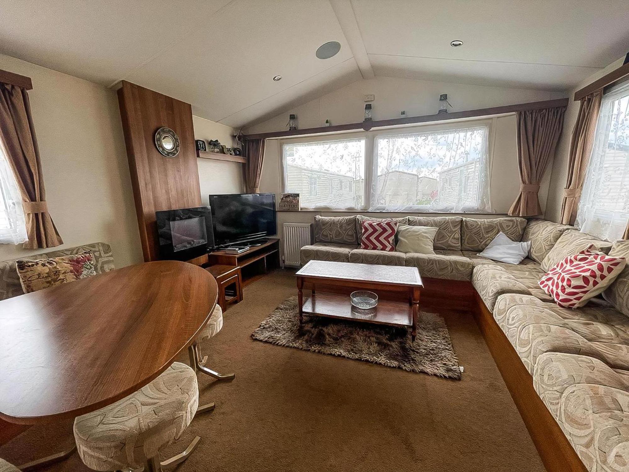 Great 8 Berth Caravan For Hire At St Osyth Beach In Essex Ref 28123Gc Клактън он Сий Екстериор снимка